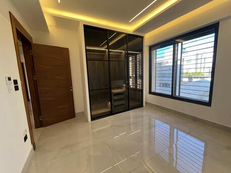 Amman, Apartments, Flats, Houses & Villas, JOD 25000/year,  4 BR,  240 Sq. Meter,  Modern Apartment For Rent In Jabal Amman