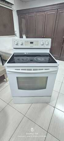 Dammam, Household Items, SAR 800,  Cooking Range / Gas Stove Four Burner Oven Grill - Electric