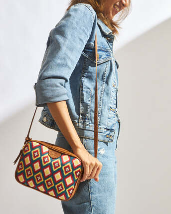 Mumbai, Purses & Wallets, Buy Stylish Sling Bags For Women - Trendy & Functional