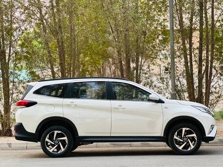 Segaya, Vehicles, Cars & Trucks , BHD 4950,  TOYOTA RUSH,  2023,  Automatic,  98000 KM,    MODEL WELL MAINTAINED FAMILY SUV CALL OR WHATSAPP ON 35400768 ,33665080