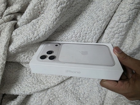 Khobar, Mobile Phones, SAR 5200,  IPhone 17 Pro Max 256gb Sale Swap Box Packed Sealed Pack Intercardinal Version Silver