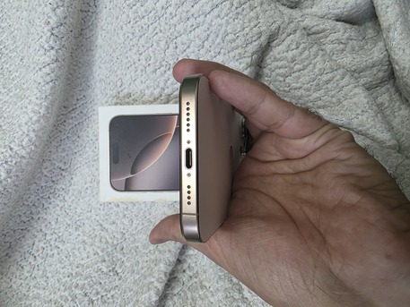 Khobar, Mobile Phones, SAR 3900,  IPhone 16 Pro Max 512 95 Battery Life Only Serious Buyer Contact Me WhatsApp Or Call