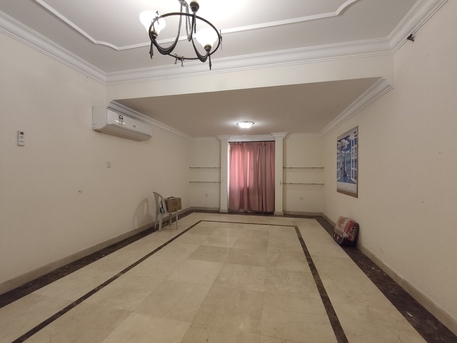 Juffair, Staff Accomodation, BHD 800,  Juffair:- 8Bhk Triplex Semifurnished Villa On Rent For Staff Accomodation....