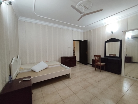 Juffair, Staff Accomodation, BHD 800,  Juffair:- 8Bhk Triplex Semifurnished Villa On Rent For Staff Accomodation....