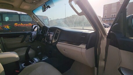 Yanbu, Vehicles, Cars & Trucks , SAR 58000,  Mitsubishi Pajero,  2017,  Automatic,  104000 KM,  Pajero  Excellent Condition Rabigh City