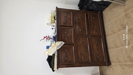 Yanbu, Furniture, SAR 2500,  Premium Solid Shesham Wood Queen Bedroom Set (Imported & Rarely Used)