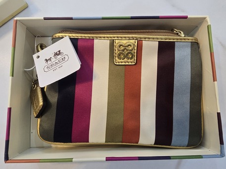 Manama, Purses & Wallets, BHD 35,  Coach Ladies Purse -  Julia SP Legacy Wristlet