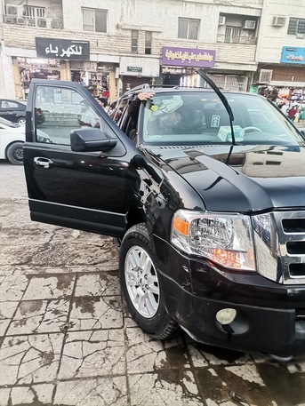 Riyadh, Vehicles, Cars & Trucks , SAR 35000,  Ford Expedition,  2013,  Automatic,  239587 KM,   4X4  Model  For Sale