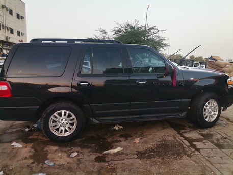 Riyadh, Vehicles, Cars & Trucks , SAR 35000,  Ford Expedition,  2013,  Automatic,  239587 KM,   4X4  Model  For Sale
