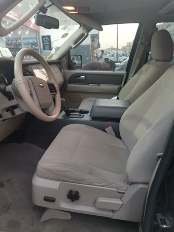 Riyadh, Vehicles, Cars & Trucks , SAR 35000,  Ford Expedition,  2013,  Automatic,  239587 KM,   4X4  Model  For Sale