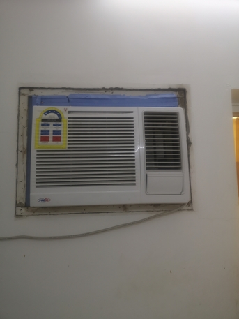 Riffa, Air Conditioners, BHD 65,  Window Ac With Bed Mattress  For Sale 1.5 Ton