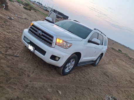 Jeddah, Vehicles, Cars & Trucks , SAR 47500,  Toyota Sequoia 2011 Excellent Home Driven,  2011,  Automatic,  300000 KM,   Toyota Sequoia, SUV Spacious Comfort