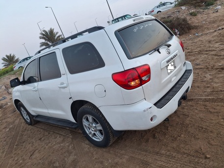 Jeddah, Vehicles, Cars & Trucks , SAR 47500,  Toyota Sequoia 2011 Excellent Home Driven,  2011,  Automatic,  300000 KM,   Toyota Sequoia, SUV Spacious Comfort