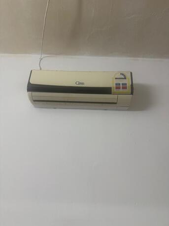 Riyadh, Air Conditioners, SAR 1100,  Household Items For Sale And In Good Condition