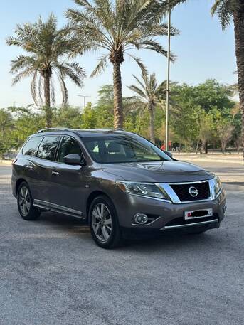 Riffa, Vehicles, Cars & Trucks , BHD 2650,  NISSAN PATHFINDER 3.5 FULL OPTION PANORAMA,  2014,  Automatic,  130000 KM,  Neat And Clean Car