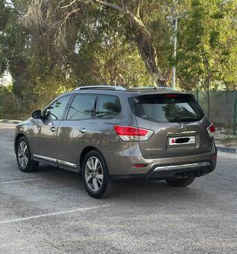 Riffa, Vehicles, Cars & Trucks , BHD 2650,  NISSAN PATHFINDER 3.5 FULL OPTION PANORAMA,  2014,  Automatic,  130000 KM,  Neat And Clean Car