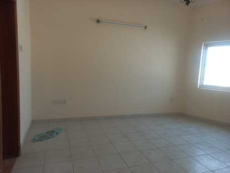 Manama, Offices, BHD 200,  3 Room  Commercial Flat.