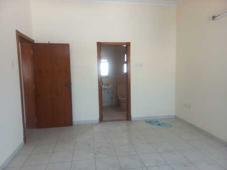 Manama, Offices, BHD 200,  3 Room  Commercial Flat.