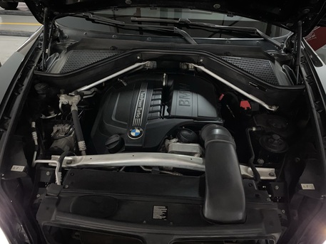 Juffair, Vehicles, Cars & Trucks , BHD 4,  Bmw X5,  2013,  Automatic,  176 KM,   X-Drive 3.5i 170km 4,000 Urgent Sale