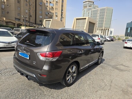 Olaya, Vehicles, Cars & Trucks , SAR 34000,  Nissan Pathfinder,  2016,  Automatic,  201900 KM,  Full Option, Neat And Clean