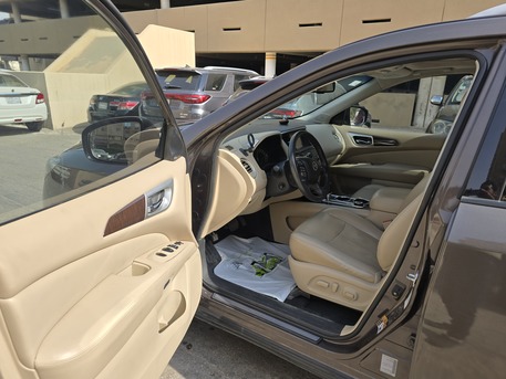 Olaya, Vehicles, Cars & Trucks , SAR 34000,  Nissan Pathfinder,  2016,  Automatic,  201900 KM,  Full Option, Neat And Clean