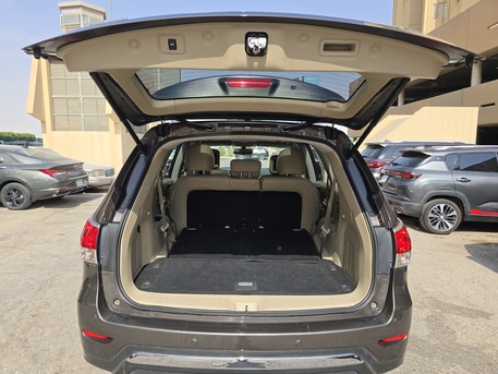 Olaya, Vehicles, Cars & Trucks , SAR 34000,  Nissan Pathfinder,  2016,  Automatic,  201900 KM,  Full Option, Neat And Clean