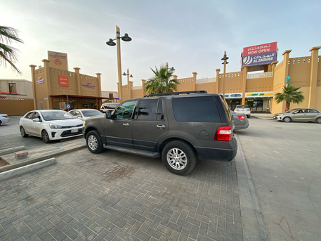 Ad Diriyah, Vehicles, Cars & Trucks , SAR 26000,  Ford Expedition,  2013,  Automatic,  220000 KM,   Short -