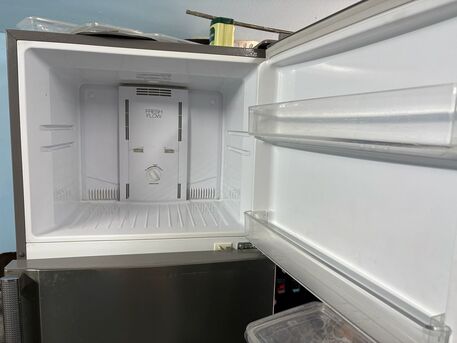 Al Wizarat, Household Items, SAR 800,  SAR 800, SAR 800, Full-Size Refrigerator For Sale