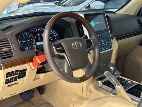 East Riffa, Vehicles, Cars & Trucks , BHD 16800,  Toyota Land Cruiser,  2017,  Automatic,  125000 KM,   GXR V8 MODEL  FOR SALE