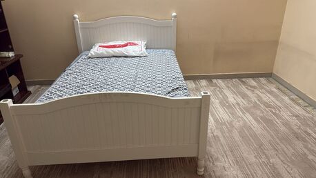 Ghirnatah, Furniture, SAR 1800,  URGENT : For Sale &ndash; Bedroom Furniture Set (Very Good Condition)