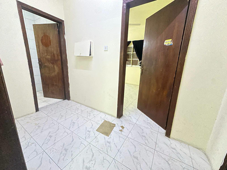 Hoora, Apartments, Flats, Houses & Villas, BHD 180/month,  2 BR,  Hoora:- 2BR Unfurnished Flat On Rent.   📍Close To Zainal Mart.  Bd 180/- With ⚡️ Ewa.
