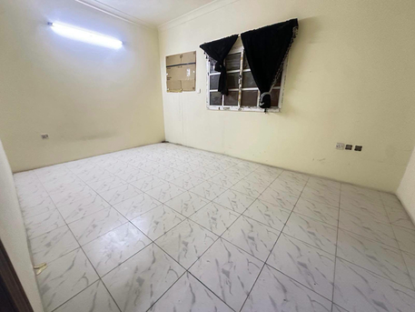 Hoora, Apartments, Flats, Houses & Villas, BHD 180/month,  2 BR,  Hoora:- 2BR Unfurnished Flat On Rent.   📍Close To Zainal Mart.  Bd 180/- With ⚡️ Ewa.