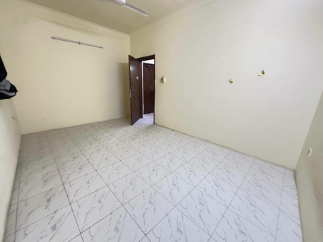 Hoora, Apartments, Flats, Houses & Villas, BHD 180/month,  2 BR,  Hoora:- 2BR Unfurnished Flat On Rent.   📍Close To Zainal Mart.  Bd 180/- With ⚡️ Ewa.
