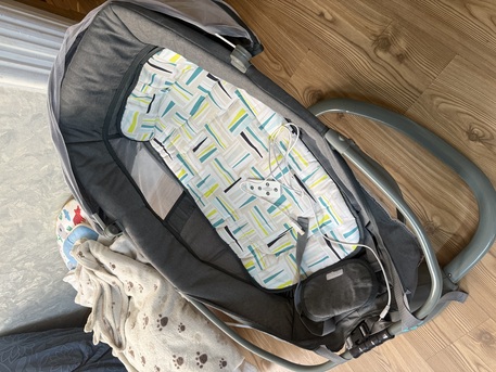 Al Malaz, Baby & Kid Stuff, Free - Baby Electric Swing With Remote