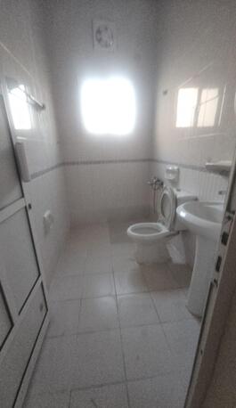 Salmaniya, Apartments, Flats, Houses & Villas, BHD 180/month,  2 BR,  2 Bedroom Unfurnished Flat For Without Ewa