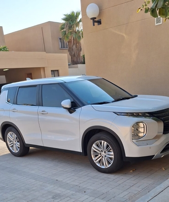 Khobar, Vehicles, Cars & Trucks , SAR 92000,  Mitsubishi Outlander,  2025,  Automatic,  5000 KM,  ​For  (7-Seater) – Agency Condition