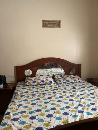 Riyadh, Furniture, SAR 450,  KIng Size Bed (with FREE Mattress, Dressing Table And Side Tables)