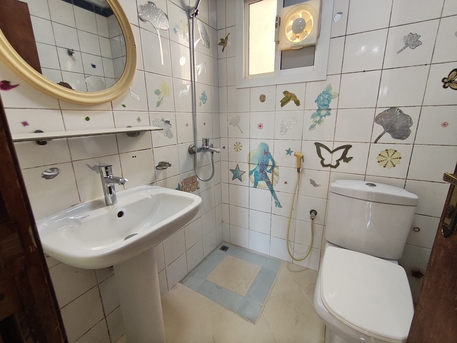 Gudaibiya, Apartments, Flats, Houses & Villas, BHD 150/year,  1 BR,  Gudaibiya:- 1Bhk Flat On Rent With Unlimited Ewa & Ac.