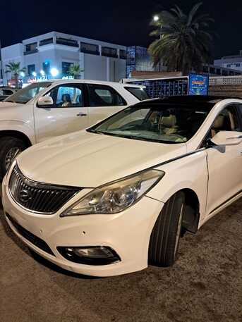 Jeddah, Vehicles, Cars & Trucks , SAR 25500,  Hyundai Azera,  2012,  Automatic,  332367 KM,   2.4  With Panorama In Excellent Condition