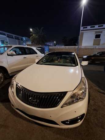 Jeddah, Vehicles, Cars & Trucks , SAR 25500,  Hyundai Azera,  2012,  Automatic,  332367 KM,   2.4  With Panorama In Excellent Condition