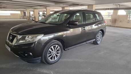Umm Al Hassam, Vehicles, Cars & Trucks , BHD 3000,  Nissan Pathfinder,  2015,  Automatic,  81500 KM,    - Lady Driven