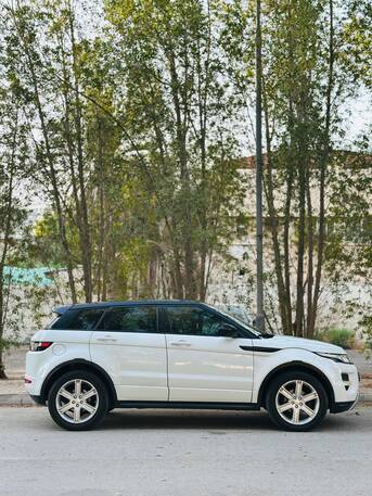 Segaya, Vehicles, Cars & Trucks , BHD 4950,  Land Rover Range Rover Evoque,  2015,  Automatic,  97000 KM,  RANGE ROVER EVOQUE  MODEL FULLY LOADED WITH PANORAMIC SUNROOF 35400768