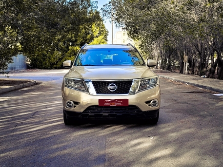 Manama, Vehicles, Cars & Trucks , BHD 1,  Nissan Pathfinder,  2013,  Automatic,  182000 KM,  FULL OPTION