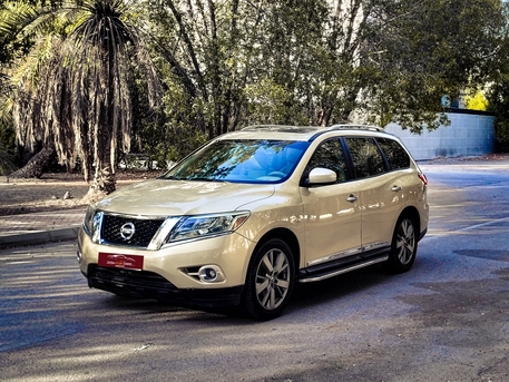 Manama, Vehicles, Cars & Trucks , BHD 1,  Nissan Pathfinder,  2013,  Automatic,  182000 KM,  FULL OPTION