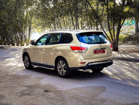 Manama, Vehicles, Cars & Trucks , BHD 1,  Nissan Pathfinder,  2013,  Automatic,  182000 KM,  FULL OPTION
