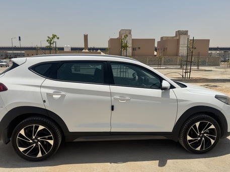 Riyadh, Vehicles, Cars & Trucks , SAR 54000,  هيونداي توسان,  2020,  –تحديد–,  194 KM,    (بنزين)
