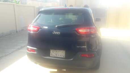 Yanbu, Vehicles, Cars & Trucks , SAR 38,  Jeek Cheokee,  2016,  Automatic,  176000 KM,  (Demand 38K)