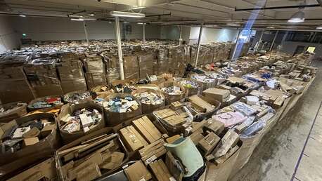 Toronto, Business, Clothing Containers
