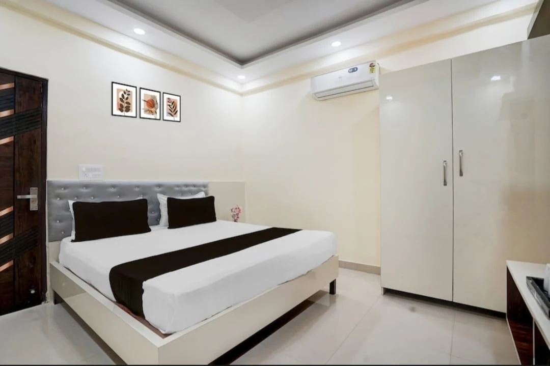 Noida, Travel, Hindon Motel Residency - Call 092118 09007 For Room Booking