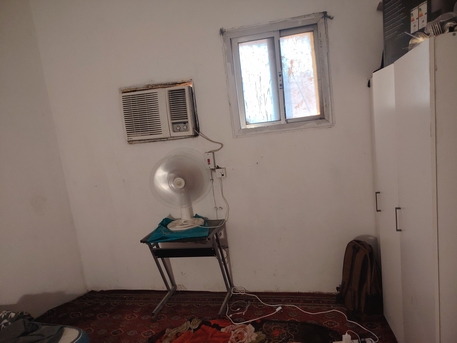 Al Batha, Rooms for Rent, SAR 600/month,  Bachelor Single Saprat Room For Rent Only 1 Person